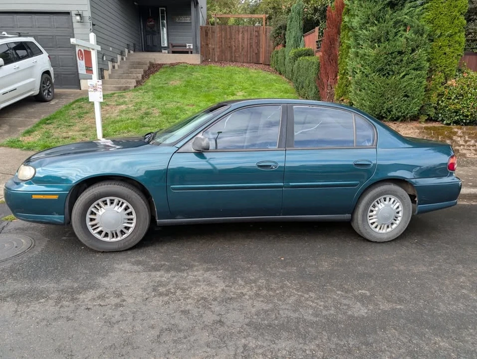 2001 Chevrolet Malibu - Image 2 of 20