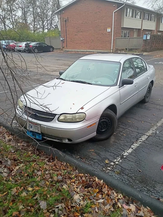 2001 Chevrolet Malibu - Image 2 of 5