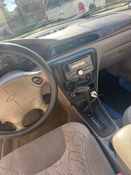 2001 Chevrolet Malibu - Image 15 of 17
