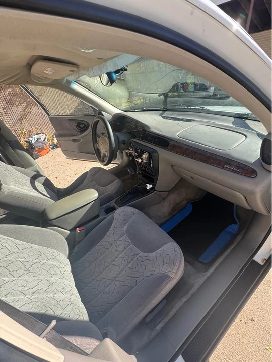 2001 Chevrolet Malibu - Image 7 of 17