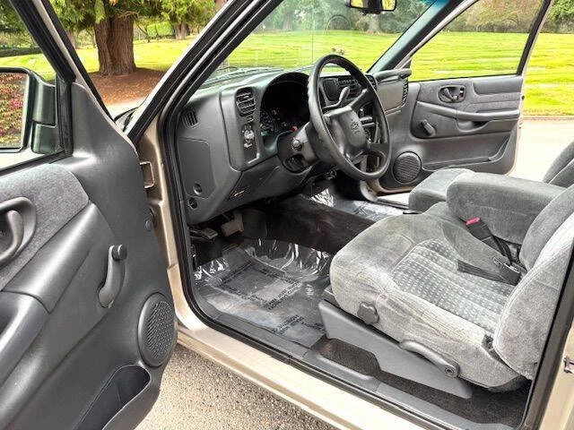 2001 Chevrolet S-10 - Image 17 of 19