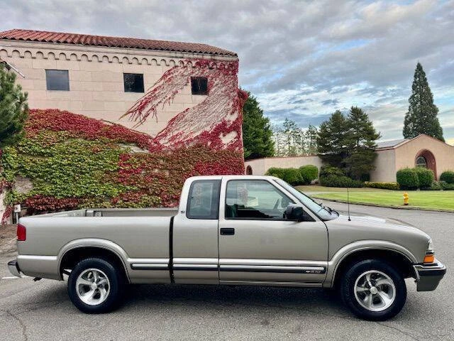 2001 Chevrolet S-10 - Image 4 of 19