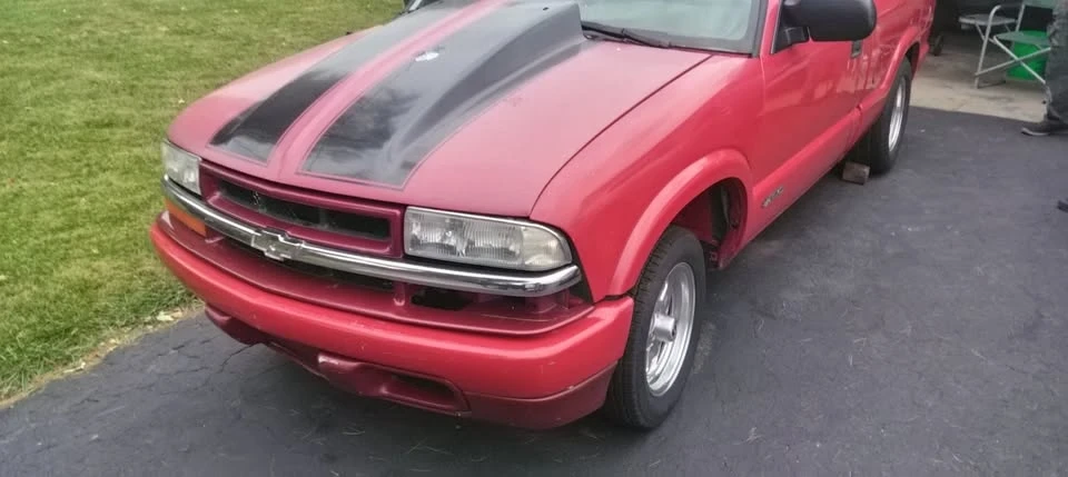 2001 Chevrolet S-10 Blazer 2nd Gen - Image 2 of 10