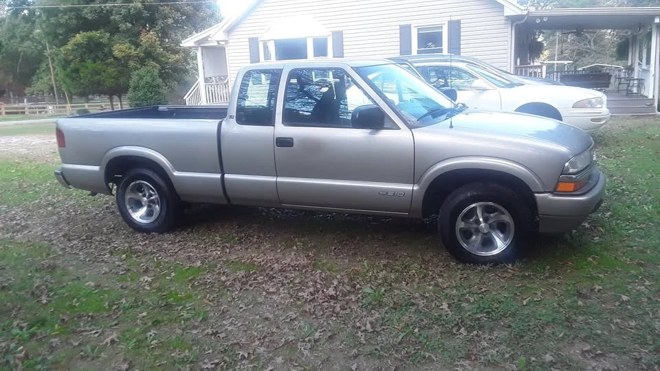 2001 Chevrolet S-10 - Image 13 of 14