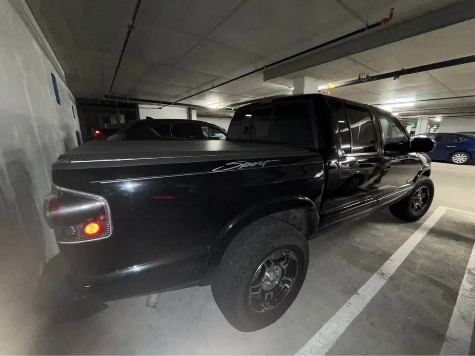 2001 Chevrolet S-10 - Image 3 of 5