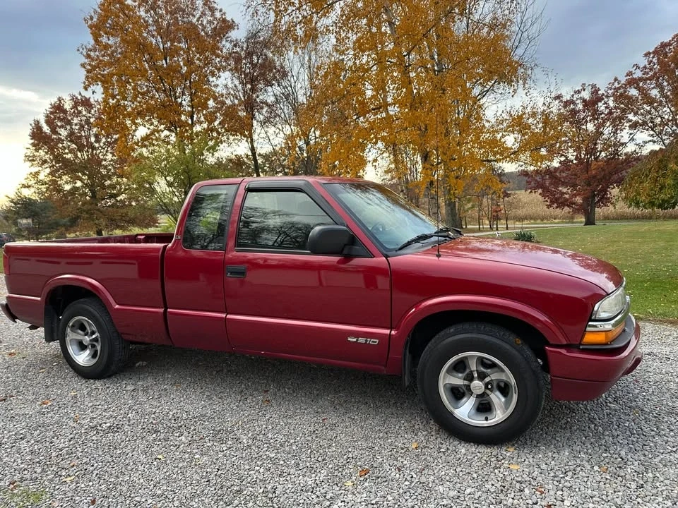 2001 Chevrolet S-10 - Image 3 of 4