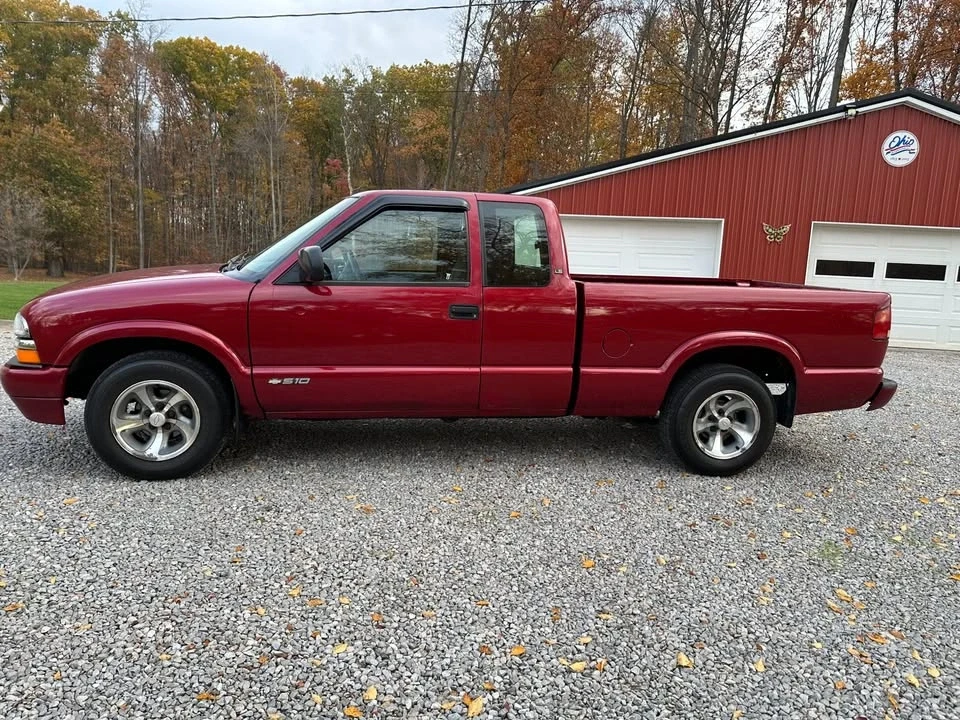 2001 Chevrolet S-10 - Image 2 of 4