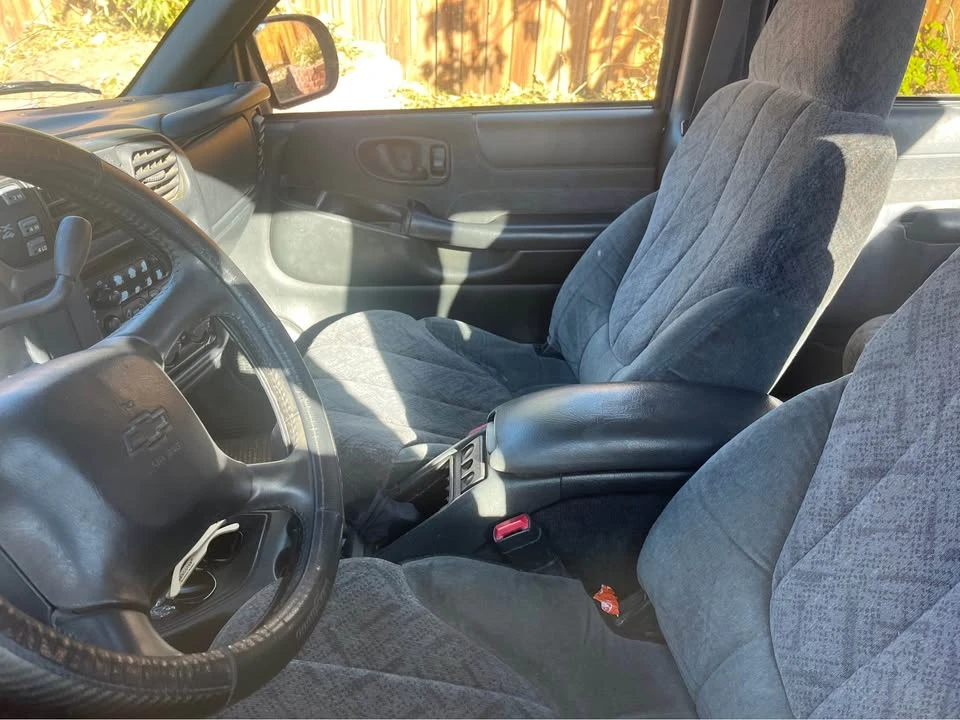 2001 Chevrolet S-10 Blazer 2nd Gen - Image 4 of 6