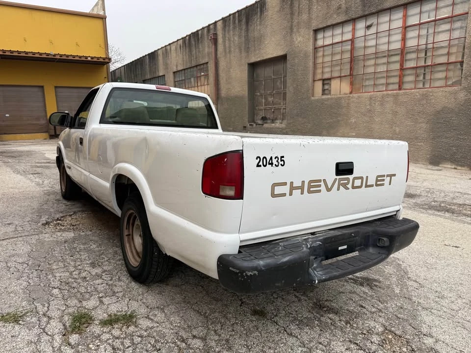2001 Chevrolet S-10 - Image 5 of 8