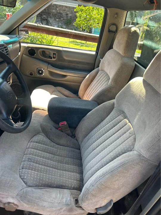 2001 Chevrolet S-10 - Image 6 of 7