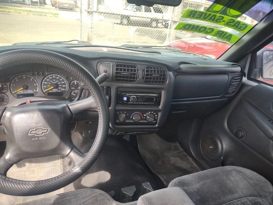 2001 Chevrolet S-10 - Image 14 of 15