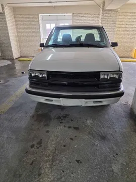 2001 Chevrolet S-10 EL Short Bed