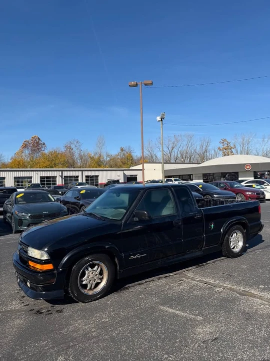 2001 Chevrolet S-10 - Image 3 of 8