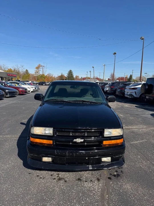2001 Chevrolet S-10 - Image 2 of 8