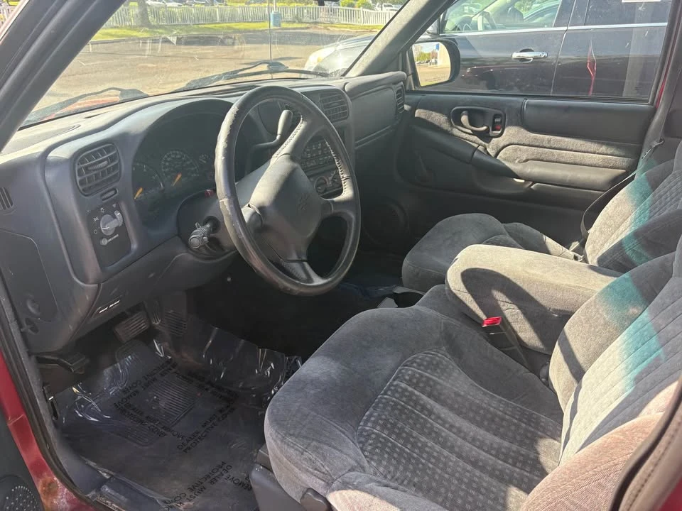 2001 Chevrolet S-10 - Image 6 of 7