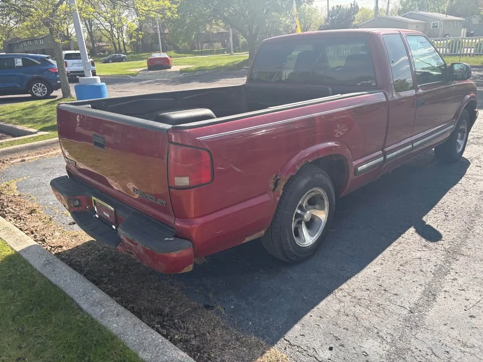 2001 Chevrolet S-10 - Image 4 of 7