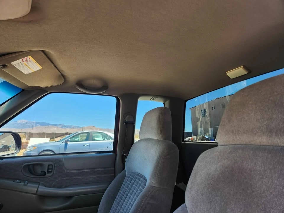 2001 Chevrolet S-10 - Image 8 of 10