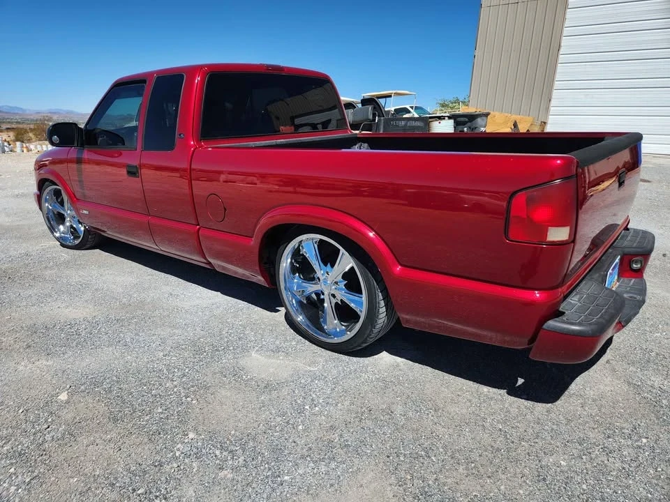 2001 Chevrolet S-10 - Image 2 of 10