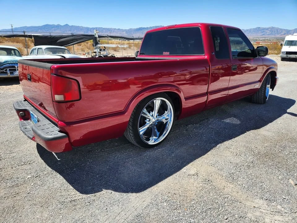 2001 Chevrolet S-10 - Image 3 of 10