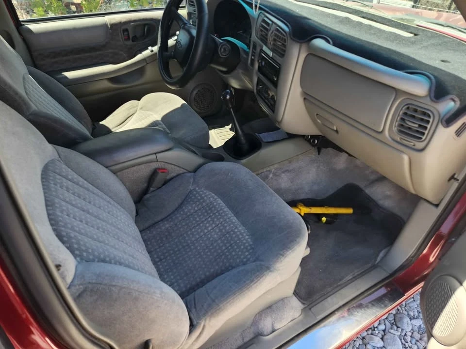 2001 Chevrolet S-10 - Image 6 of 10