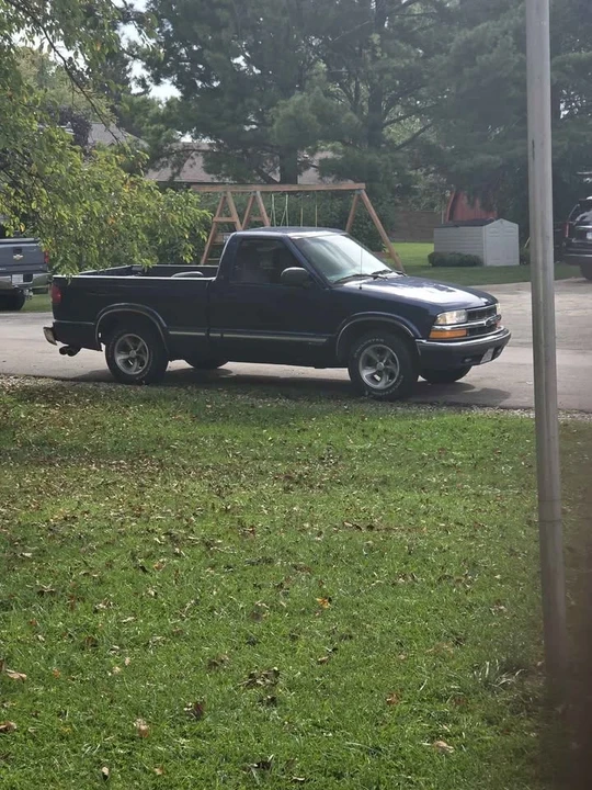 2001 Chevrolet S-10 - Image 16 of 18