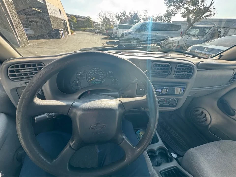 2001 Chevrolet S-10 - Image 9 of 11