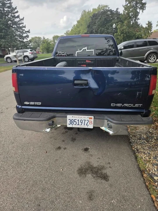 2001 Chevrolet S-10 - Image 10 of 18