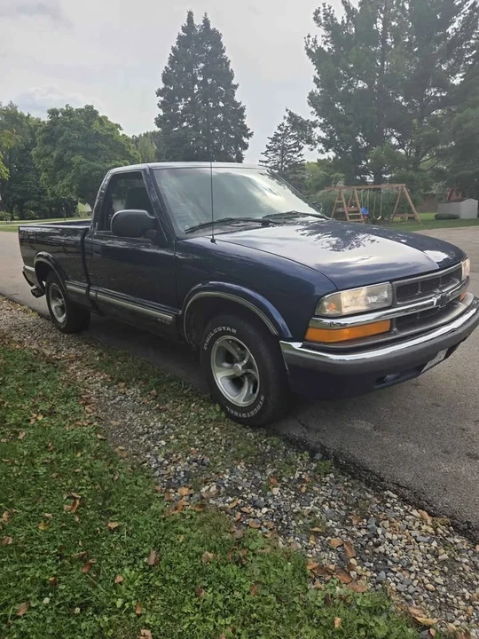 2001 Chevrolet S-10 - Image 8 of 18