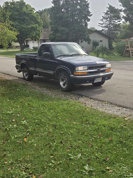 2001 Chevrolet S-10 - Image 15 of 18