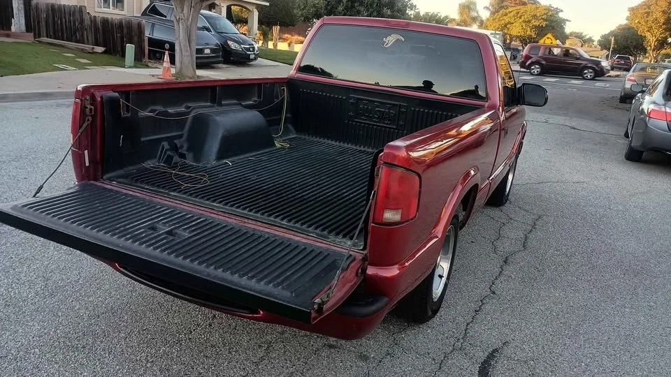 2001 Chevrolet S-10 - Image 4 of 6