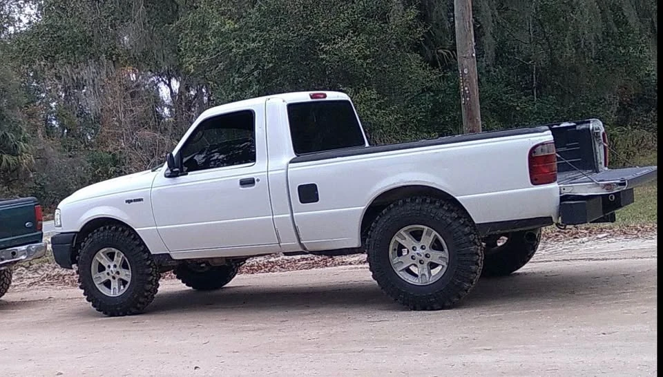 2001 Chevrolet S-10 - Image 2 of 3