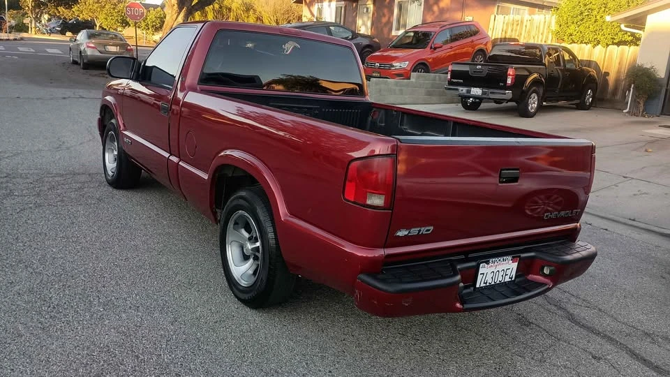 2001 Chevrolet S-10 - Image 2 of 5