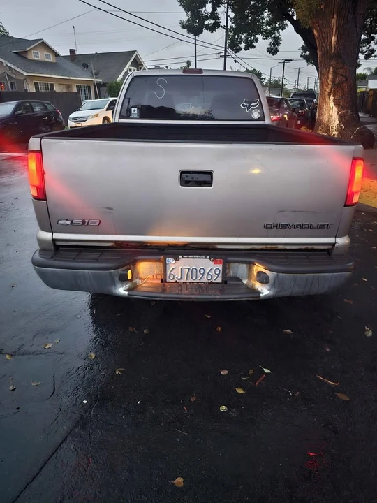 2001 Chevrolet S-10 - Image 3 of 7
