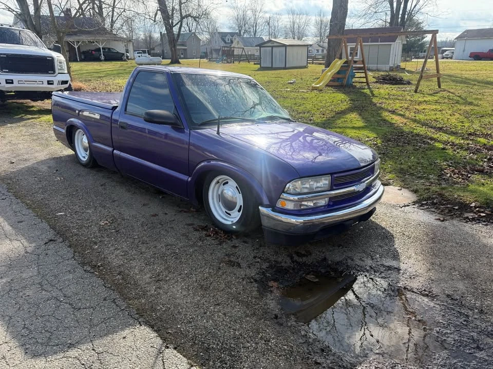 2001 Chevrolet S-10 - Image 2 of 9