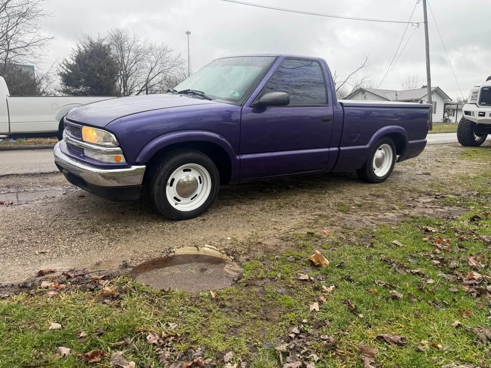 2001 Chevrolet S-10 - Image 8 of 9