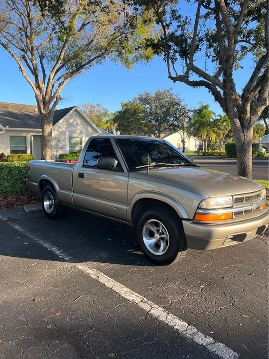 2001 Chevrolet S-10 - Image 4 of 6