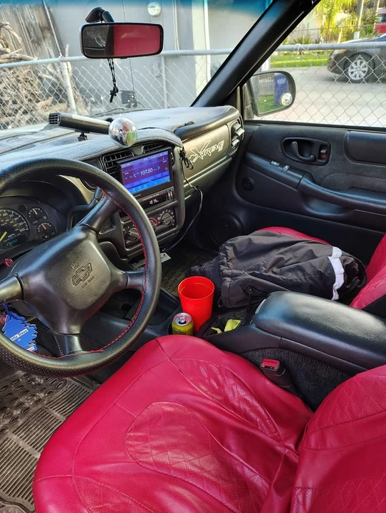 2001 Chevrolet S-10 - Image 3 of 6
