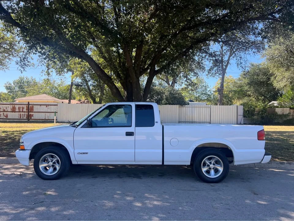 2001 Chevrolet S-10 - Image 4 of 5