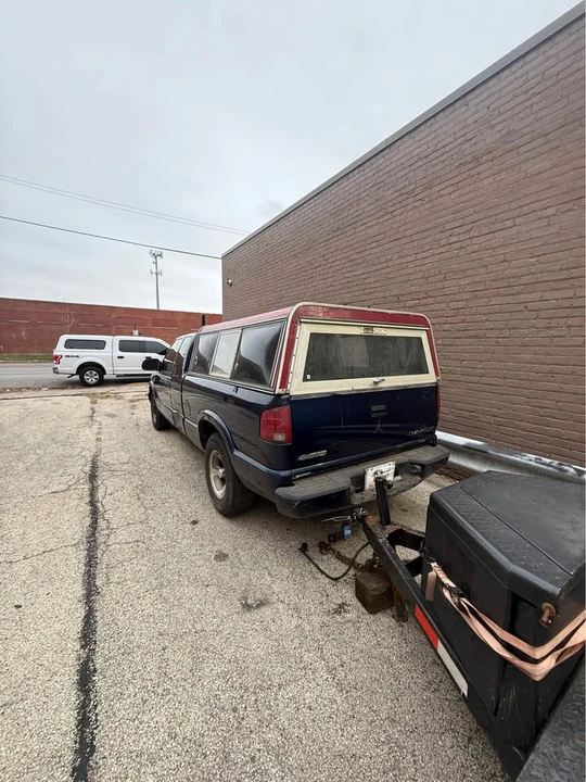 2001 Chevrolet S-10 - Image 3 of 7