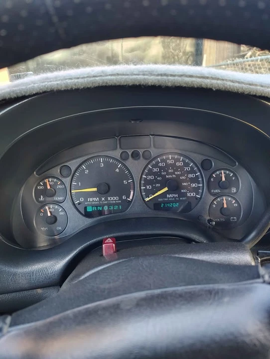 2001 Chevrolet S-10 - Image 2 of 6
