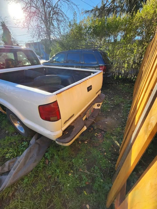 2001 Chevrolet S-10 - Image 4 of 10