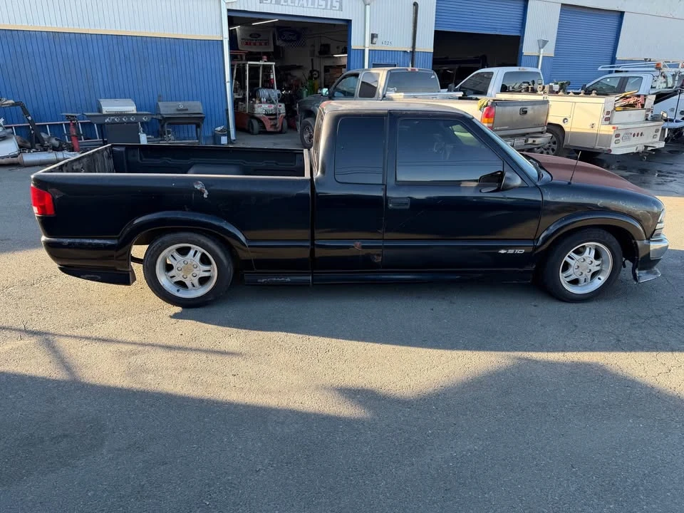 2001 Chevrolet S-10 - Image 5 of 9
