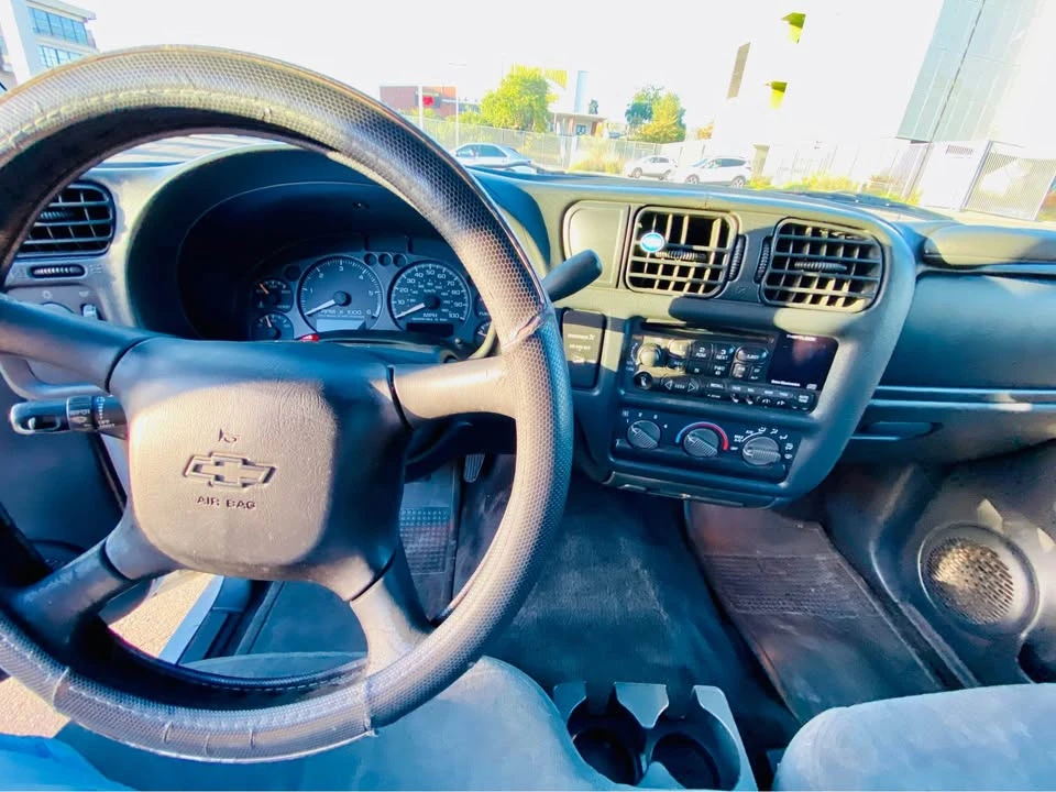 2001 Chevrolet S-10 Blazer 2nd Gen - Image 12 of 18