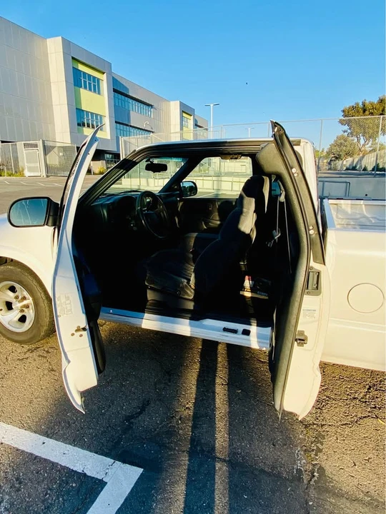 2001 Chevrolet S-10 Blazer 2nd Gen - Image 11 of 18