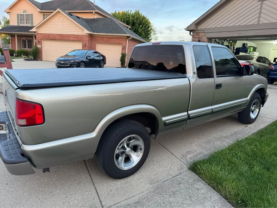 2001 Chevrolet S-10 - Image 7 of 12