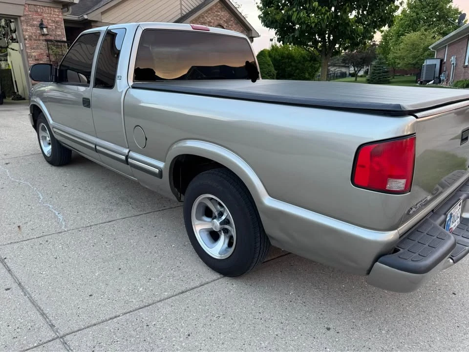 2001 Chevrolet S-10 - Image 6 of 12
