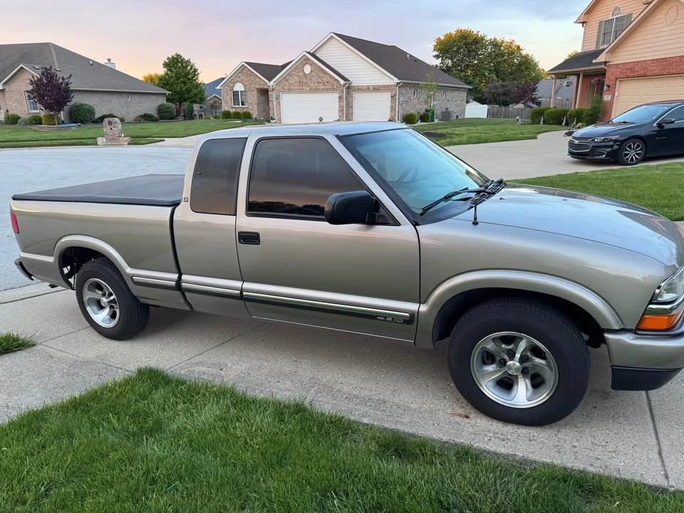 2001 Chevrolet S-10 - Image 5 of 12