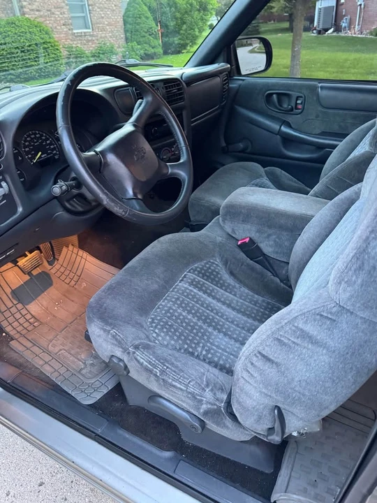 2001 Chevrolet S-10 - Image 12 of 12