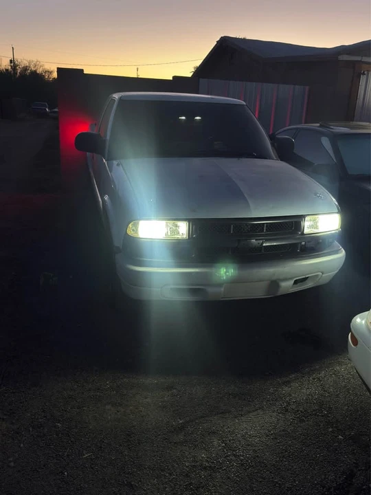 2001 Chevrolet S-10 - Image 3 of 6