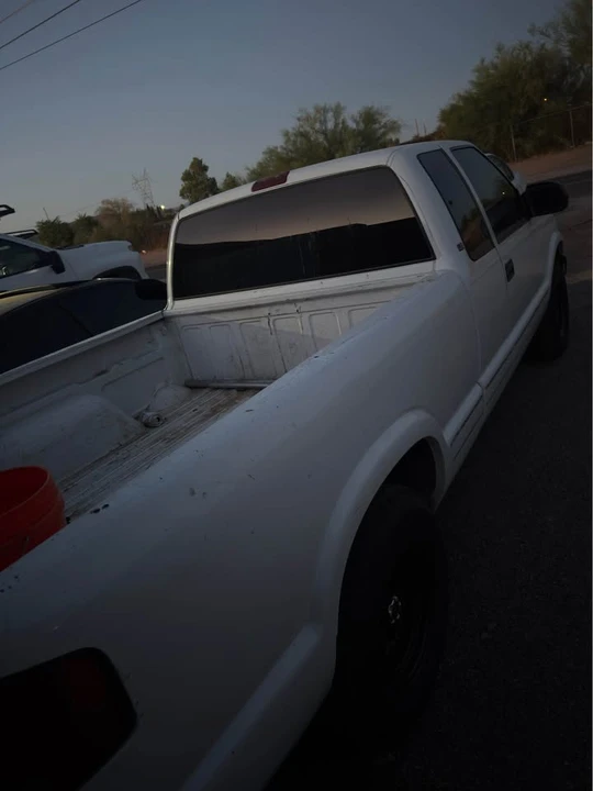 2001 Chevrolet S-10 - Image 4 of 6